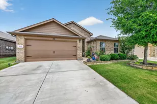 833 Rutherford Dr, Crowley, TX 76036 - Photo 2