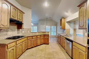 8713 Windblow Ct, Fort Worth, TX 76123 - Photo 4