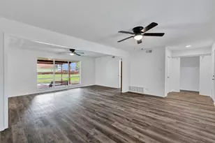 1024 Eunice St, Hurst, TX 76053 - Photo 6