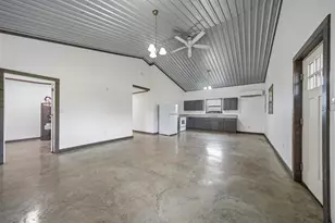 321 Ave B, Walnut Springs, TX 76690 - Photo 4