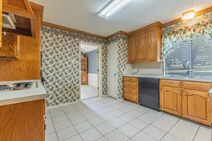 9900 Oak Ridge Cir, Woodway, TX 76712 - Photo 8