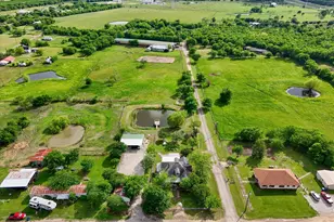 421 N Huey Ave W, Mount Calm, TX 76673 - Photo 6
