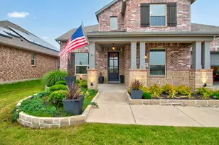 2504 Lakeside Dr, Aubrey, TX 76227 - Photo 2