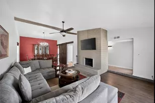 817 Oakland St, Grand Prairie, TX 75052 - Photo 8