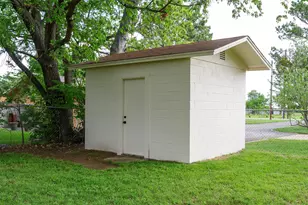 820 N Ave A, Springtown, TX 76082 - Photo 26