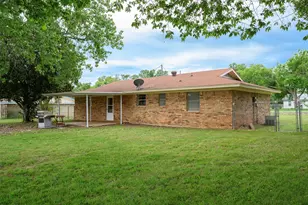 820 N Ave A, Springtown, TX 76082 - Photo 20