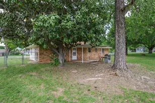 820 N Ave A, Springtown, TX 76082 - Photo 22