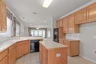 1709 Villa Ct, Corinth, TX 76210 - Photo 4