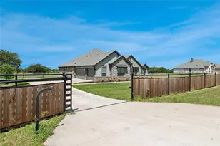 587 Old Agnes Rd, Weatherford, TX 76088 - Photo 2