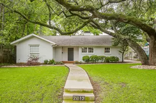 2013 Huntington Ln, Fort Worth, TX 76110 - Photo 2