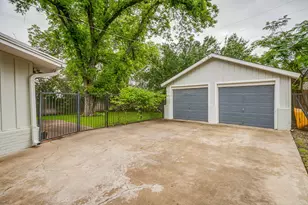 2013 Huntington Ln, Fort Worth, TX 76110 - Photo 34