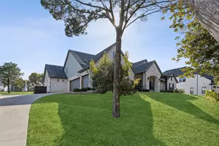 4594 Lake Breeze Dr, McKinney, TX 75071 - Photo 2
