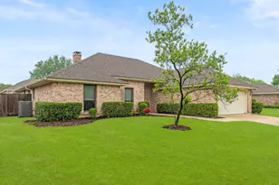 3737 Rolling Meadows Dr, Bedford, TX 76021 - Photo 2