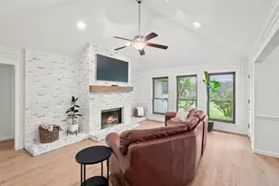 3737 Rolling Meadows Dr, Bedford, TX 76021 - Photo 4