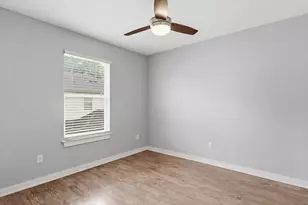307 N Henry St, Lindale, TX 75771 - Photo 14