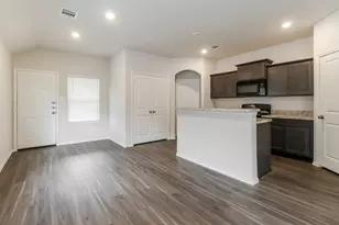 512 Sussex, Everman, TX 76140 - Photo 4