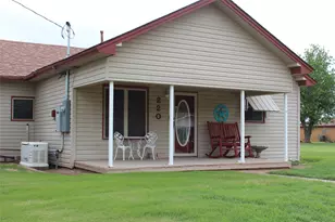 220 N 14th Ave, Munday, TX 76371 - Photo 6