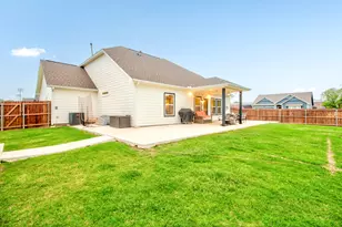 600 Kyle Dr, Tioga, TX 76271 - Photo 32