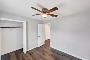 109 N Heights Dr, Crowley, TX 76036 - Photo 10