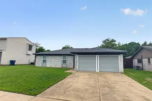 109 N Heights Dr, Crowley, TX 76036 - Photo 2