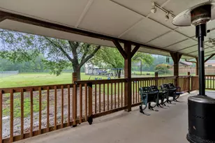 200 Pecan St, Ector, TX 75439 - Photo 22