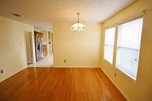 2936 Santa Sabina Dr, Grand Prairie, TX 75052 - Photo 6