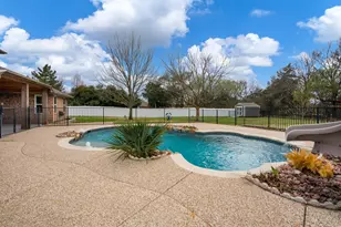 245 Bent Creek Dr, Waxahachie, TX 75165 - Photo 18