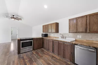 219 Cumberland Trail, Bridgeport, TX 76426 - Photo 10