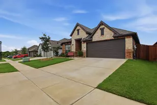 908 Misty Ln, Cleburne, TX 76033 - Photo 4
