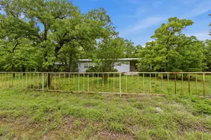 936 Carter Lake Dr, Bowie, TX 76230 - Photo 8