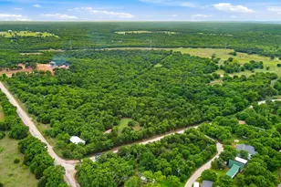 936 Carter Lake Dr, Bowie, TX 76230 - Photo 2