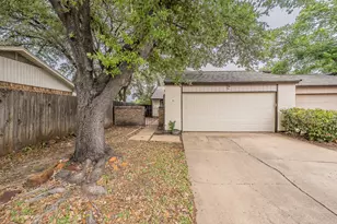 1001 Woodoak Ct, Fort Worth, TX 76112 - Photo 30