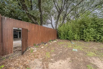 1001 Woodoak Court, Fort Worth, TX 76112 - Photo 28