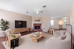 652 Lowe Dr, Cedar Hill, TX 75104 - Photo 2