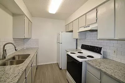 1705 Fitzgerald Court, Arlington, TX 76012 - Photo 6