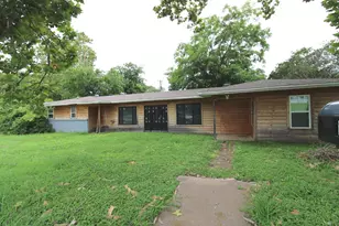 17 MacArthur Dr, Denison, TX 75020 - Photo 1