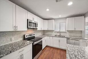 207 E Harwood Rd, Euless, TX 76039 - Photo 4