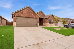 1200 Canterbury Ln, Ennis, TX 75119 - Photo 2
