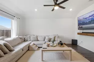 1200 Canterbury Ln, Ennis, TX 75119 - Photo 10