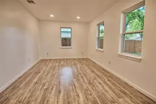 103 Phillips St, Saint Jo, TX 76265 - Photo 16