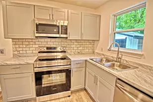 103 Phillips St, Saint Jo, TX 76265 - Photo 4