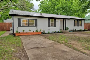 103 Phillips St, Saint Jo, TX 76265 - Photo 2