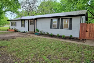 103 Phillips St, Saint Jo, TX 76265 - Photo 2