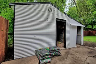103 Phillips St, Saint Jo, TX 76265 - Photo 20