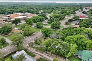 103 Phillips St, Saint Jo, TX 76265 - Photo 26