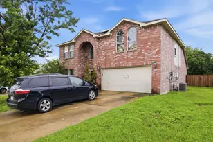 1089 Cove Hollow Dr, Cedar Hill, TX 75104 - Photo 2