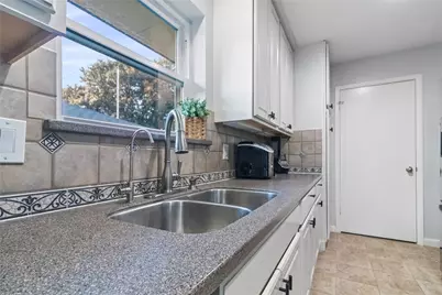 2620 Carmel Drive, Carrollton, TX 75006 - Photo 18