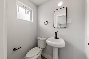 900 N 22nd St, Waco, TX 76707 - Photo 12