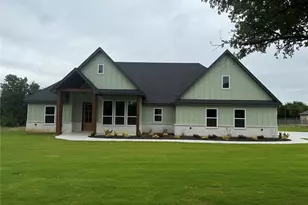 4005 Marine Cir, Millsap, TX 76066 - Photo 2