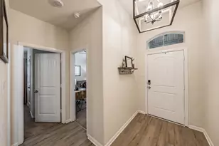 633 Buzzard Lake Trl, Fort Worth, TX 76120 - Photo 4